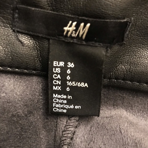 H&M pleather shorts - Picture 2 of 2